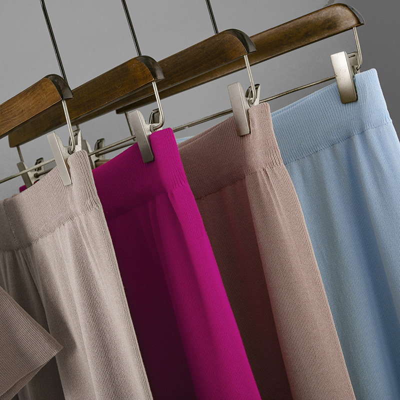 Damenbekleidung, modischer Anzug, Handelsstil, unregelmäßiger Rundhalsausschnitt, Strickoberteil, zweiteiliges Set, hohe Taille, schlanke Hose mit weitem Bein_voghion.com