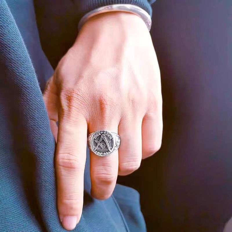 Amerikanischer Hip-Hop-Punk-Stil-Zeigefingerring_voghion.com