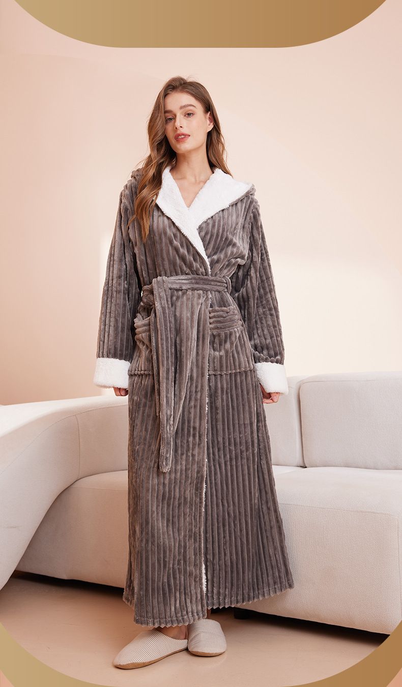 Herrenbekleidung extra lang Übergrößen geschnittenes Samtnachthemd mit Kapuze und Streifen für Paare Männer und Frauen Übergrößen Flanellbademantel Herbst und Winter_voghion.com