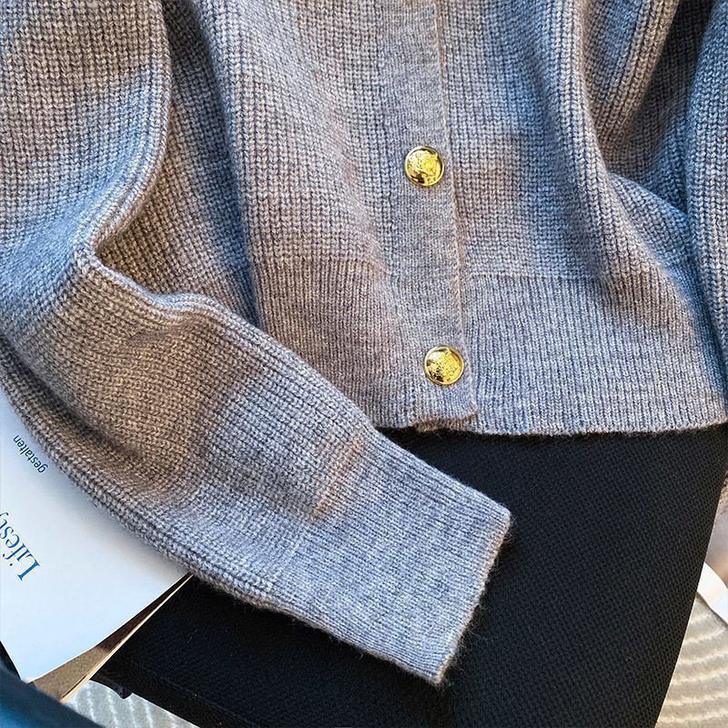 Xiaoxiangfeng Grey Polo Flip Collar, Single Row Buckle, Soft Sticky, Slim Short Sweater for Women Spring and Autumn_voghion.com