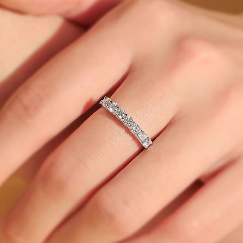 Fila di moissanite classica minimalista per donna, temperamento alla moda, impilabile, versatile, sette diamanti_voghion.com