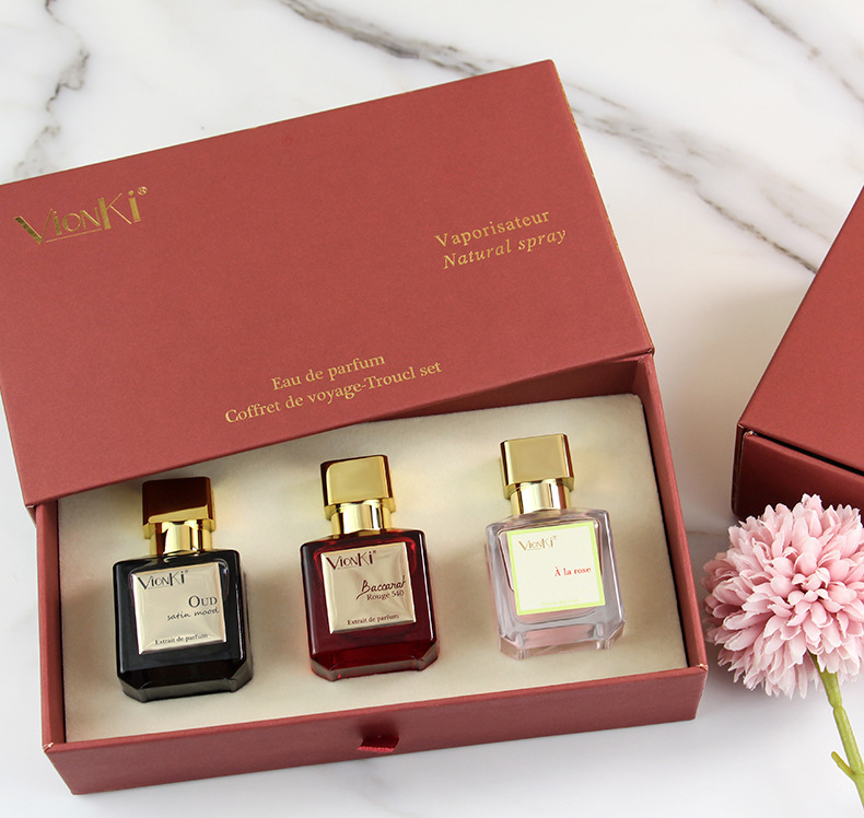 Neues heißes Parfüm Viange Baccarat Parfüm-Set Box National Style Dreiteilige Blumen- und Fruchtduft-Parfüm-Geschenkbox Dauerhaftes Duftset_voghion.com