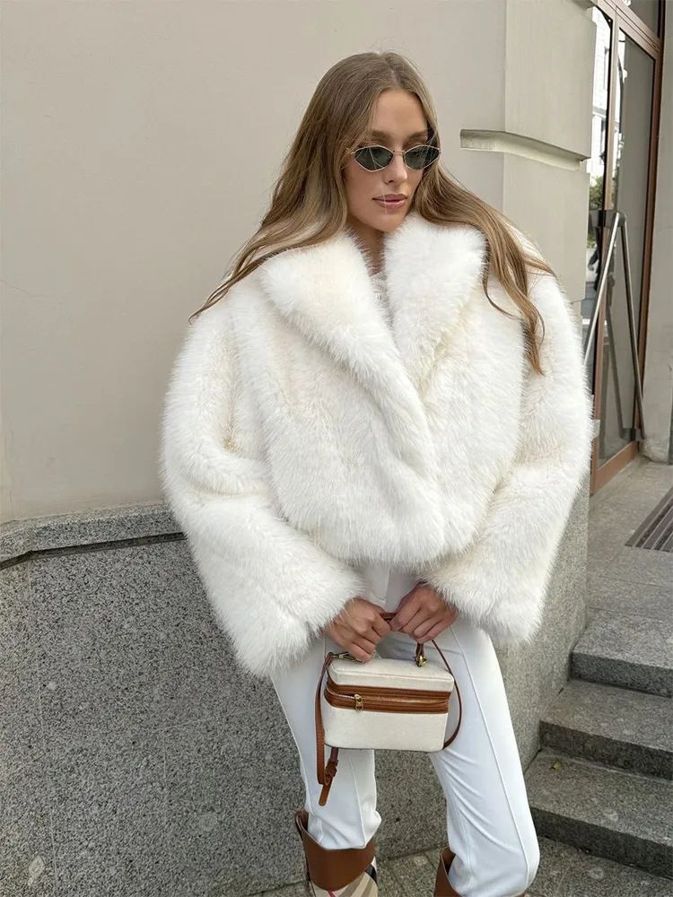Giacca corta in pelliccia sintetica di volpe - Cappotto in pelliccia vegana degno di nota per donna (S-L, taglio corto, collo sciallato alla moda, inverno e autunno, stile streetwear chic)_voghion.com