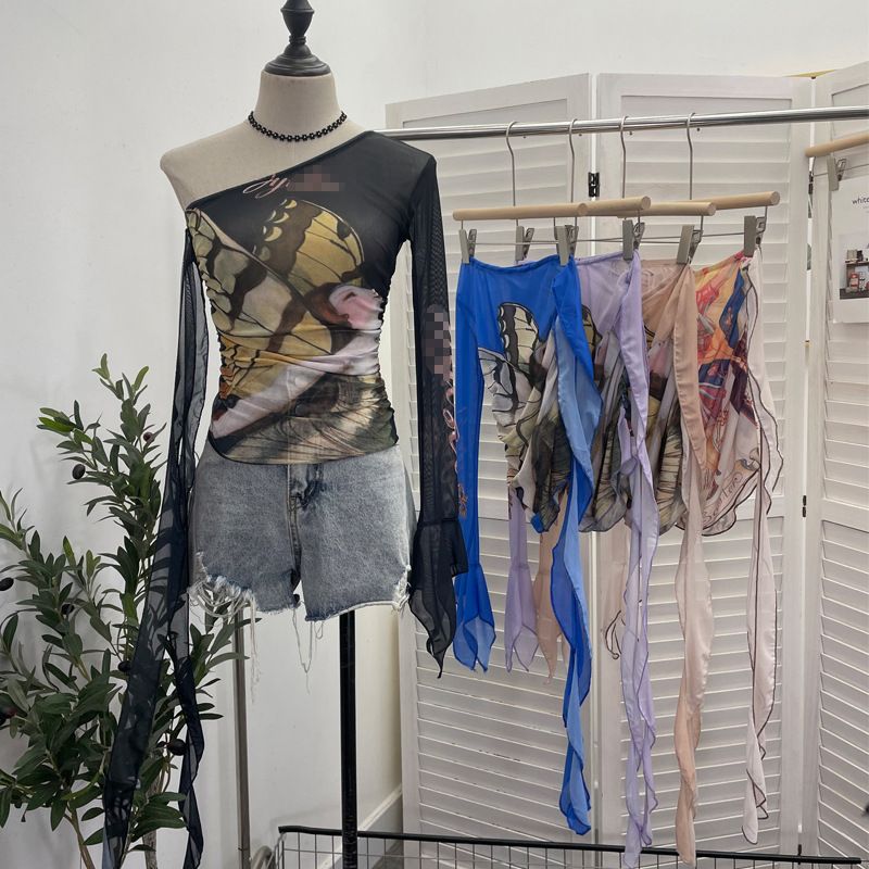 Abbigliamento da donna Real Shot Design, maglietta corta aderente e sottile con lacci, a maniche lunghe e monospalla, in rete stampata_voghion.com