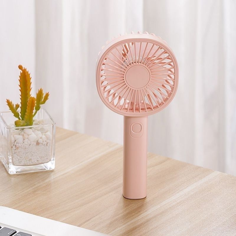 Piccolo ventilatore portatile a batteria con comoda maniglia portatile_voghion.com