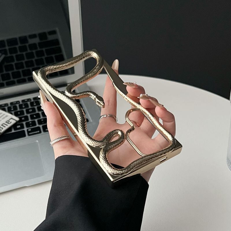 Custodia di lusso 3D Snake Hollow dissipa il calore per Samsung Galaxy S25 S24 S23 FE S22 Cover morbida elettrolitica antiurto ultra_voghion.com