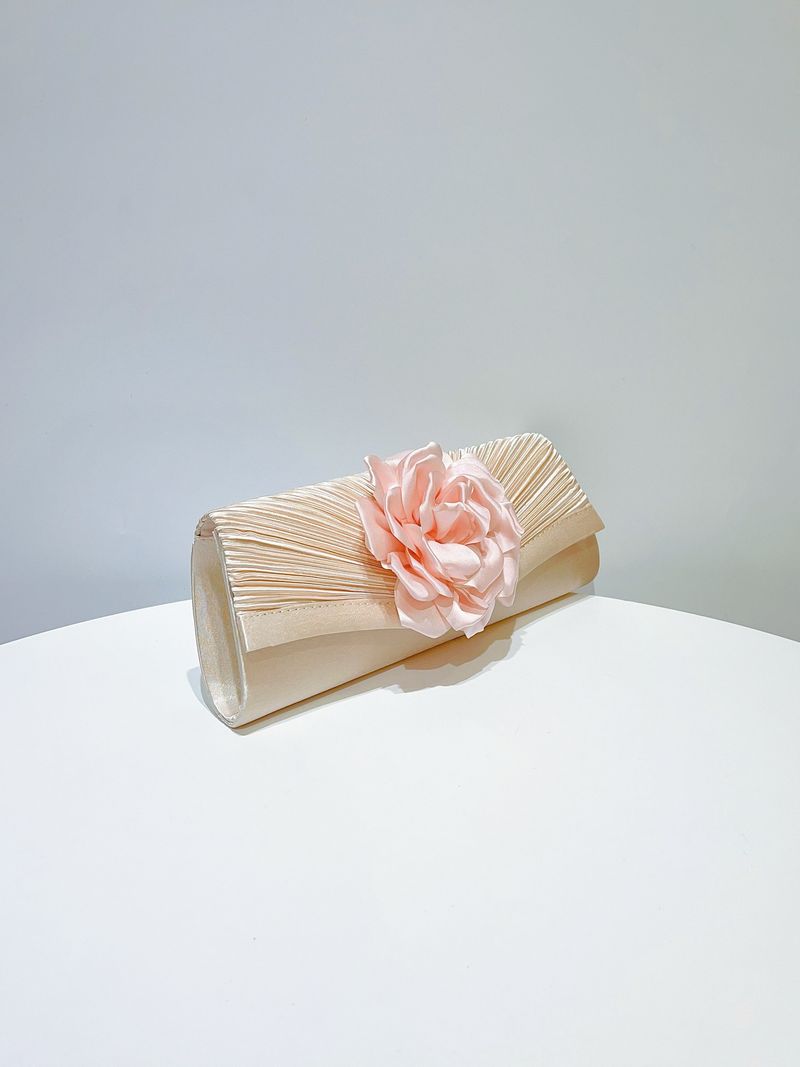 Neues Plisseekleid für Dinnerpartys, handgehalten mit blumigem Duft, High-End-Feeling, Crossbody-Banketttasche_voghion.com