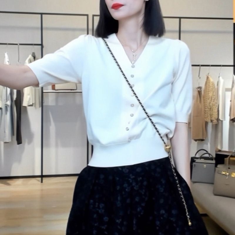 Maglione francese a maniche corte in seta ghiacciata per donna, estivo, nuovo design con bottoni in madreperla, di nicchia, ampio e aderente._voghion.com