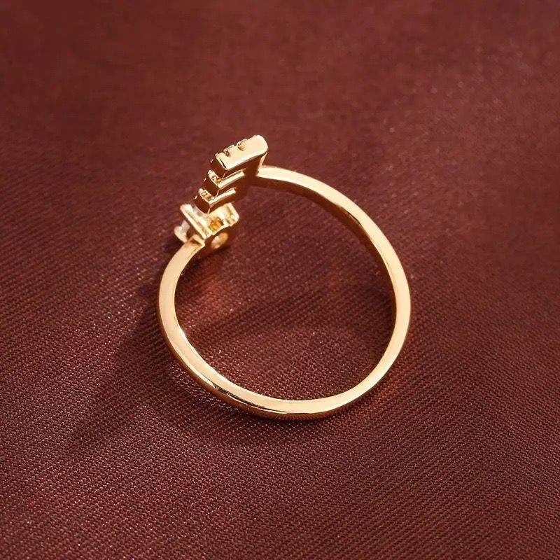 Bague femme mode 26 lettres anglaises micro incrustées de zircons Bague ouverte unie plaquée cuivre 14 carats_voghion.com