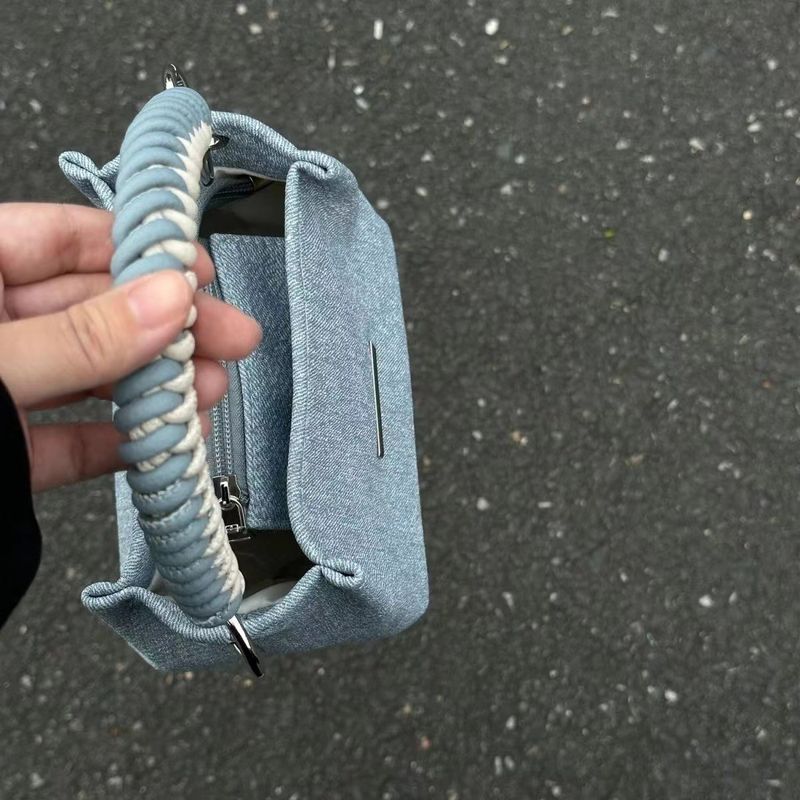 Borsa a tracolla piccola in tela con design di nicchia, versatile e semplice, di alta qualità, primavera estate 2024, per donna_voghion.com