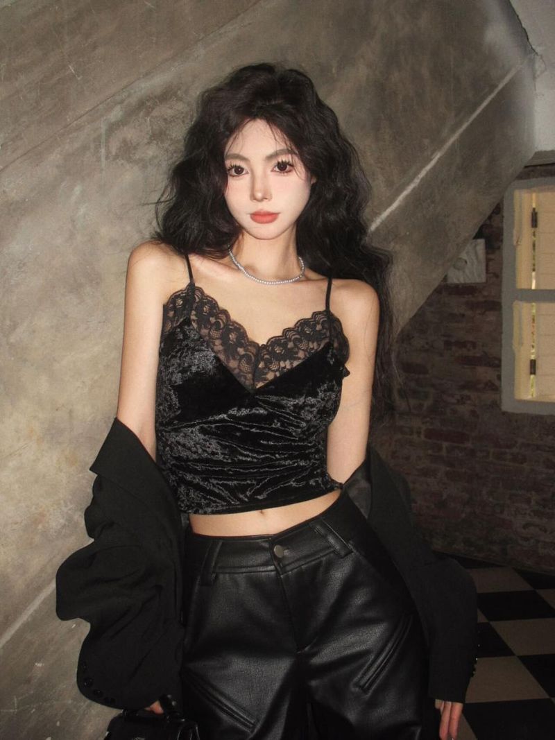 Intimo e pigiami in pizzo oro e velluto con cuciture, tutto abbinato, comodo reggiseno con parte superiore del seno laterale e splendida schiena._voghion.com