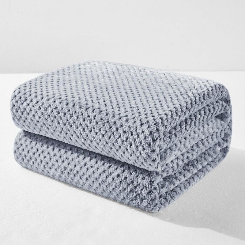 Soft Blanket Sofa Blanket Fluffy Plush Blanket Bed Blanket Comfortable Solid Christmas Blanket Decorative Gift Blanket Pet Blanket_voghion.com