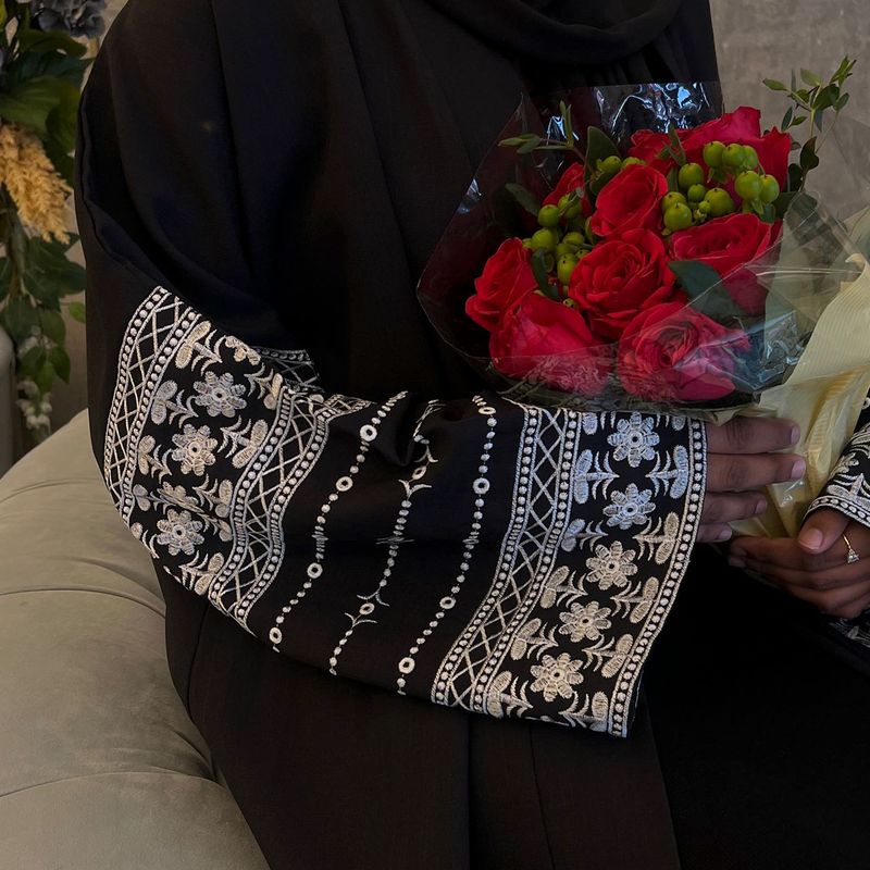 Ženska odjeća s vezom, elegantni kardigan-ogrtač_voghion.com