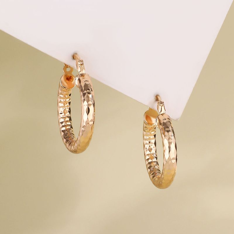 Eleganti orecchini a cerchio geometrici in oro, scintillanti gioielli da donna di alta qualità_voghion.com