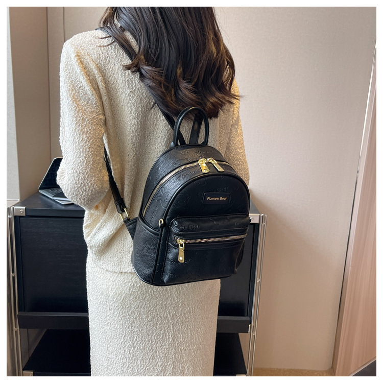 Bolso pequeño con sensación de gama alta 2023, nueva mochila de diseño de nicho para el ocio de las mujeres y mochila versátil para mochila de viaje_voghion.com