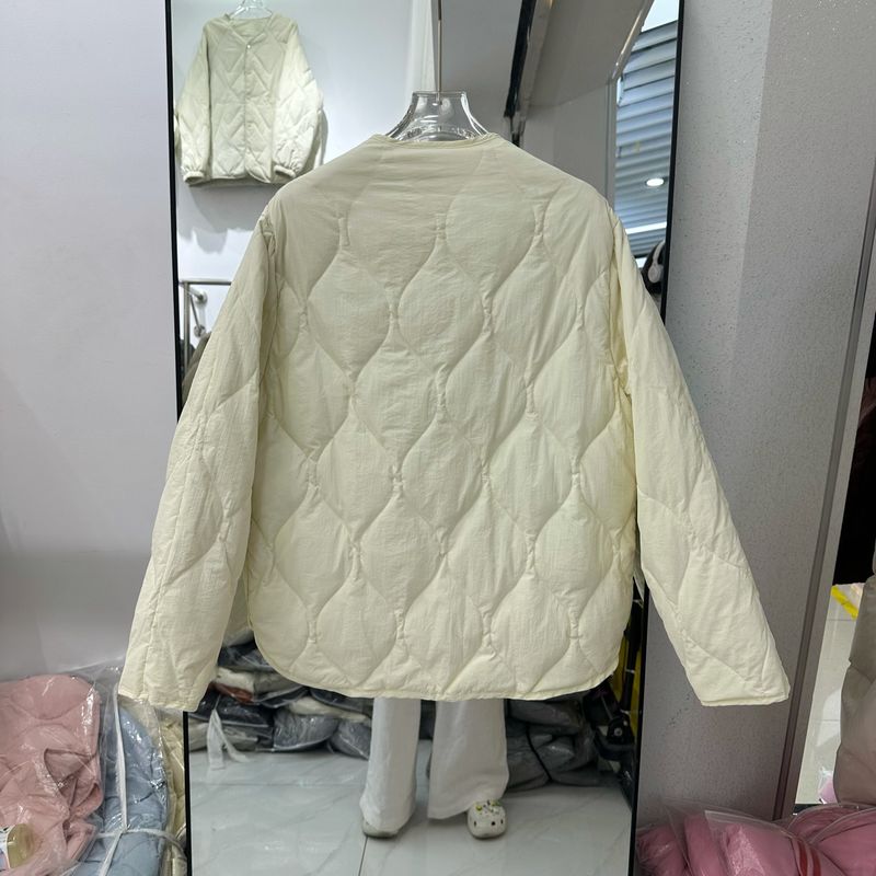 2024 Winter New Korean Edition Lightweight Warm Fashion Short Down Jacket Women's Diamond Grid Small Man_voghion.com