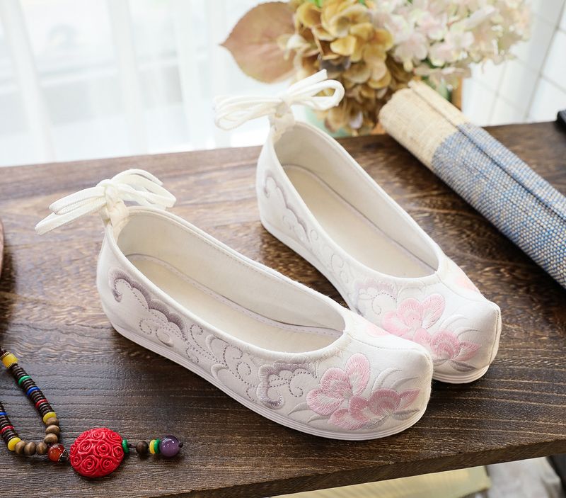 Hanfu-Wolkenkopf mit Schleife, Schuhe mit umgedrehtem Kopf, erhöhte Innenhöhe, antikes Kostüm, bestickte Stoffschuhe mit flacher Unterseite_voghion.com