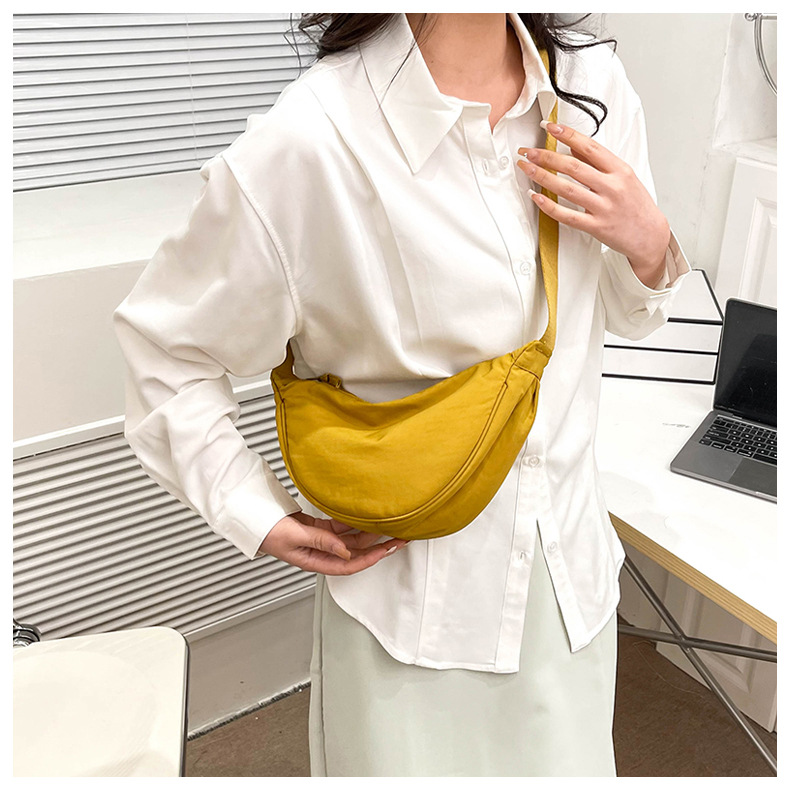 Single shoulder for women's summer crossbody underarm 2024 new crescent shaped b, versatile and fashionable dumpling_voghion.com