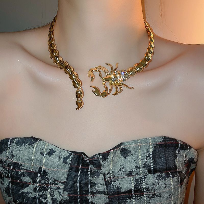 Exaggerated Rhinestone Open Unique Choker Animal Scorpion Design Collarbone Chain Niche Hot Girl Necklace_voghion.com