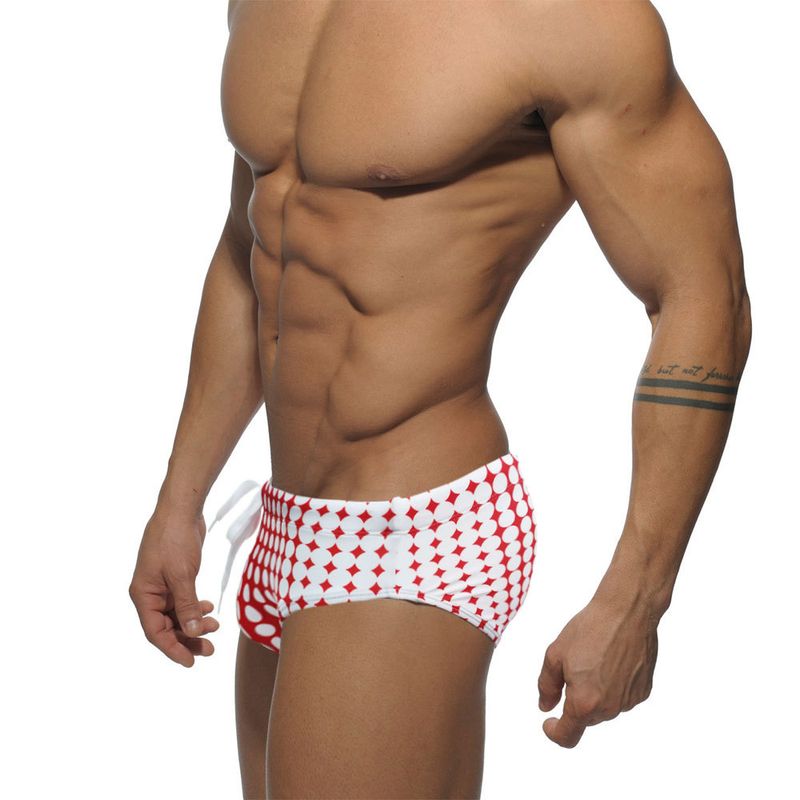 UXH Herren-Badehose mit Farbverlauf und Punkten, Dreieck-Design, mit Körbchen, modische Anti-Belichtungs-Badehose für Männer_voghion.com
