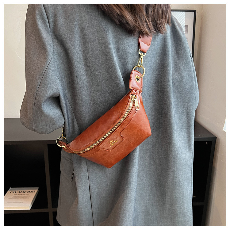 Déi trendy Täsch vun dësem Joer mat engem Gefill vu Luxus 2024 Nei modesch Tailletasch Villsäiteg Instagram-Stil Summer Crossbody-Tasch Damentasch Broschttasch_voghion.com