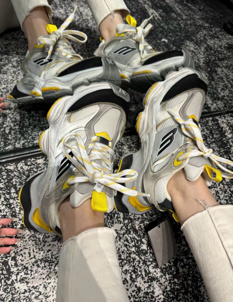 【 Migua 】 Small Niche Style Cargo Thick Soled Vintage Dad 11Th Generation Height Increasing Dirty Sports Shoes Color_voghion.com