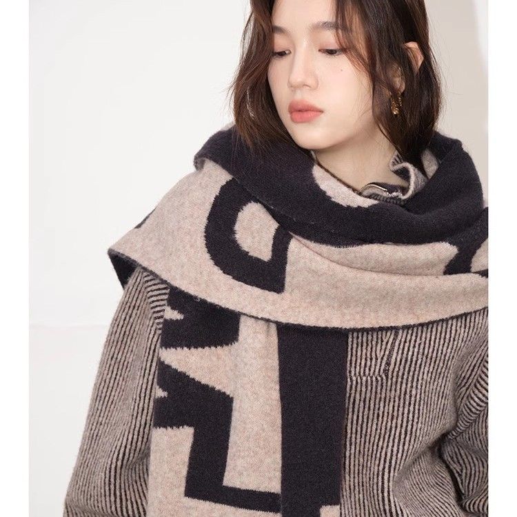 Winter atmosphere, light luxury, yak wool print design, contrasting color scarf, high-end and versatile shawl for women_voghion.com