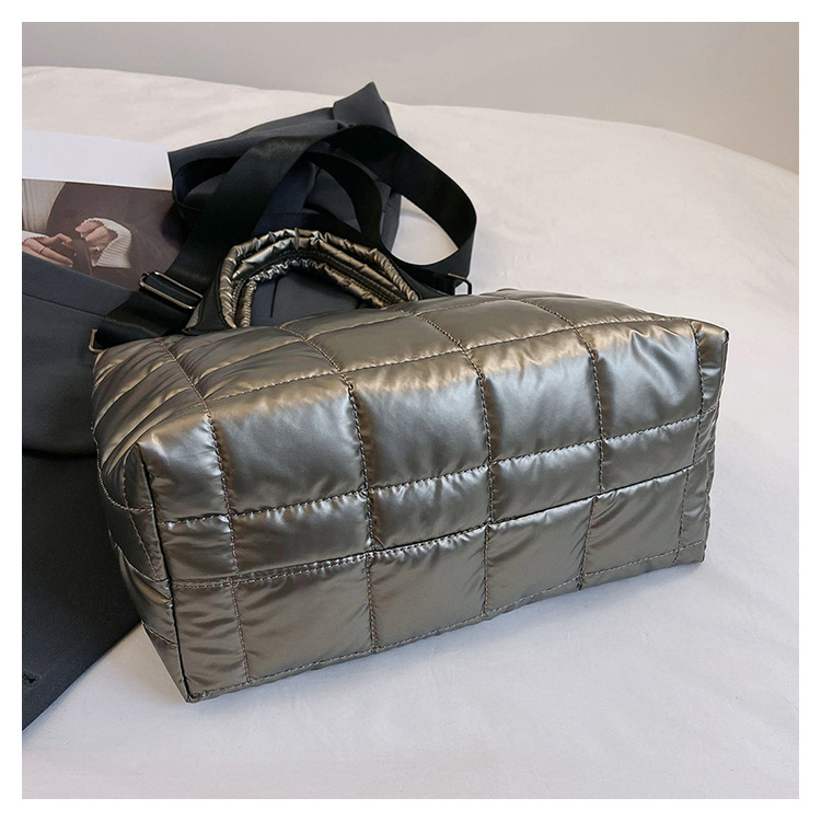 Large Capacity Bag For Women In Autumn And Winter 2023, New Fashionable And Simple Single Shoulder Crossbody Cotton Jacket Bag_voghion.com