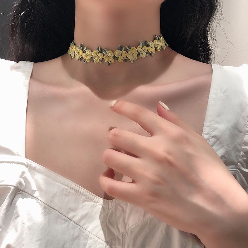 Collana con ciondolo a forma di foresta in pizzo, stile super immortale, con fiore, girocollo corto, per donna_voghion.com