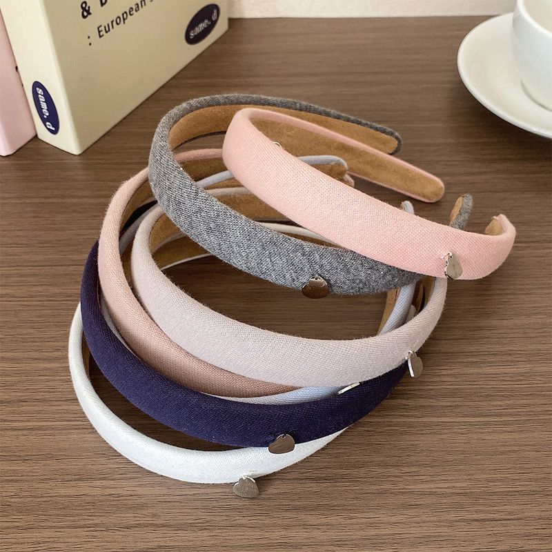 Neues, hochwertiges, gestricktes Haarband im französischen Stil mit Herzanhänger, dünnes Haarband für Frauen, Internet-Promi-Haar-Accessoire zum Waschen des Gesichts_voghion.com