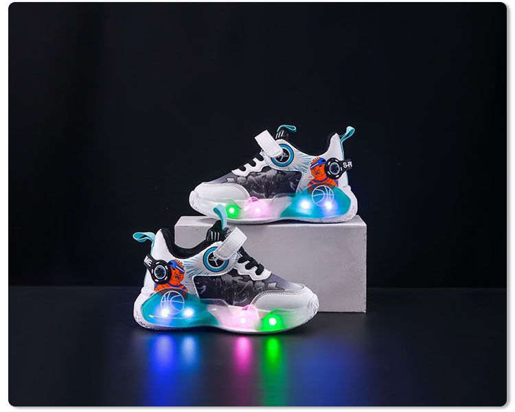 Meninos Primavera Outono Novas Luzes LED Pequenas e Médias Crianças Malha Respirável Basquete Esportes Sapatos Leves Casuais_voghion.com