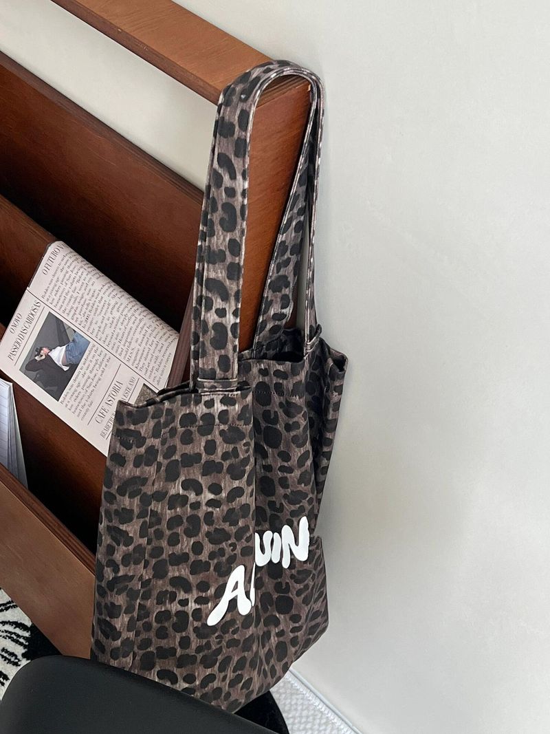 Borsa a tracolla da donna con stampa leopardata_voghion.com