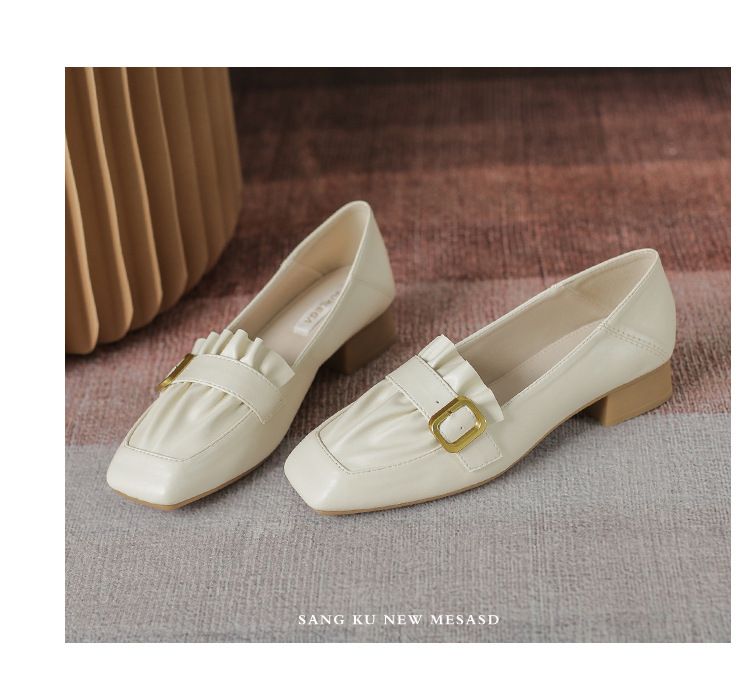 Schuhe mit quadratischer Spitze und dickem Absatz für Damen, Herbst 2024, neue quadratische Schnalle, plissierte, vielseitige, flache Öffnung, mittlerer Absatz, Oma-Schuhe, Damen-Arbeitsschuhe_voghion.com