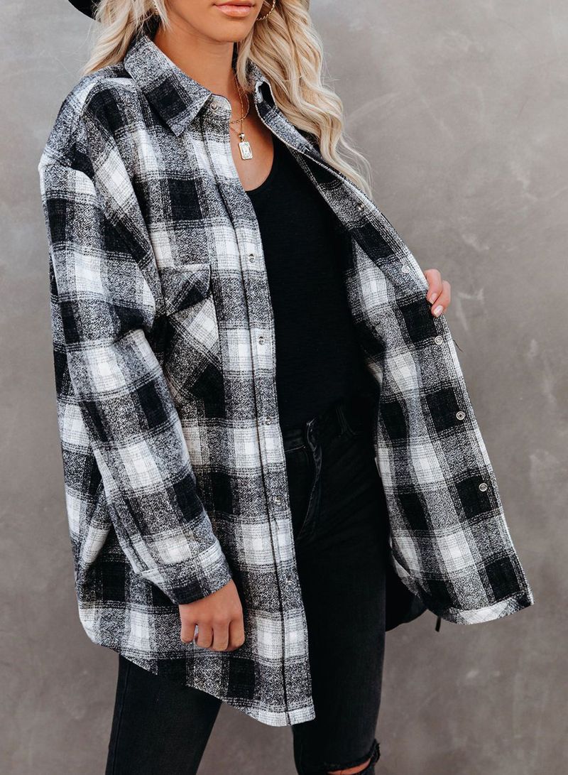Camicia a quadri da donna nella lunga camicia cardigan con risvolto ampio_voghion.com