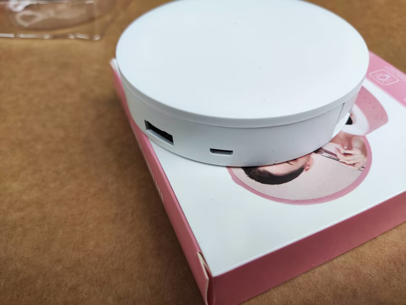 Internetinis garsenybių kišeninis nešiojamas LED mažas makiažo veidrodis nešiojamas maitinimo blokas veidrodis su lengvu mobiliu elektriniu makiažo veidrodžiu didmeninė prekyba_voghion.com