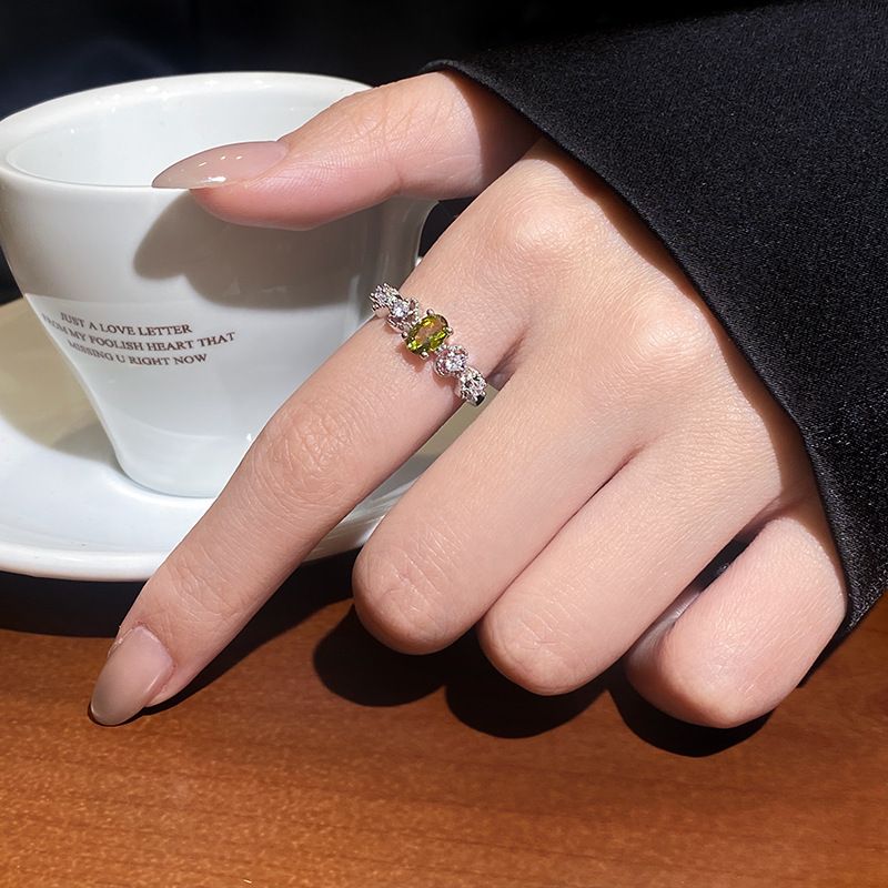 Olivgrüner Zirkonring im französischen Hofstil – Elegantes, luxuriöses, offenes Design für Damen_voghion.com