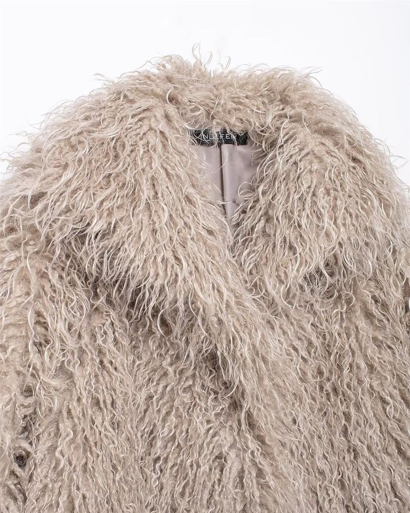 "Trendy Faux Fur Coat – Short Cropped Jacket With Fringe Detail & Detachable Faux Fur Collar (XS-L)"_voghion.com
