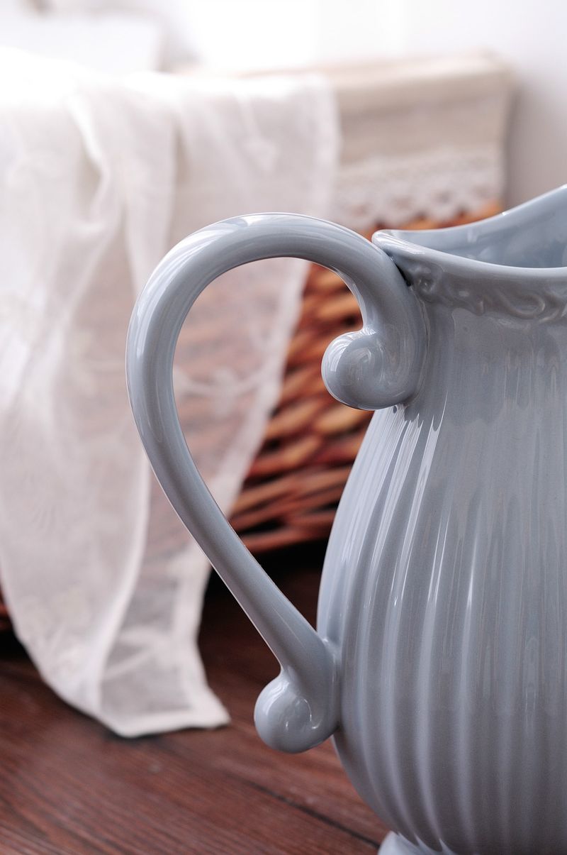 Elegant White Ceramic Flower Vase With Water Reservoir - Modern Minimalist Design For Home & Florist Wholesale (White, Blue, Gray, Pink)_voghion.com