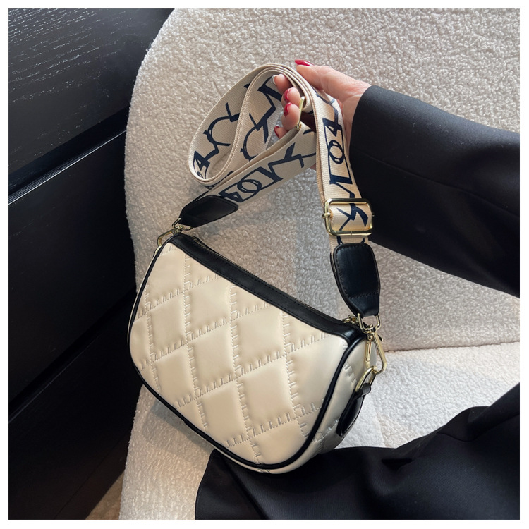 Damentaschen Neu 2023 Frischer Stickgarn-Trend Damentaschen Aolid-Farbdiamanttasche Damen breiter Schultergurt Nischensatteltasche_voghion.com