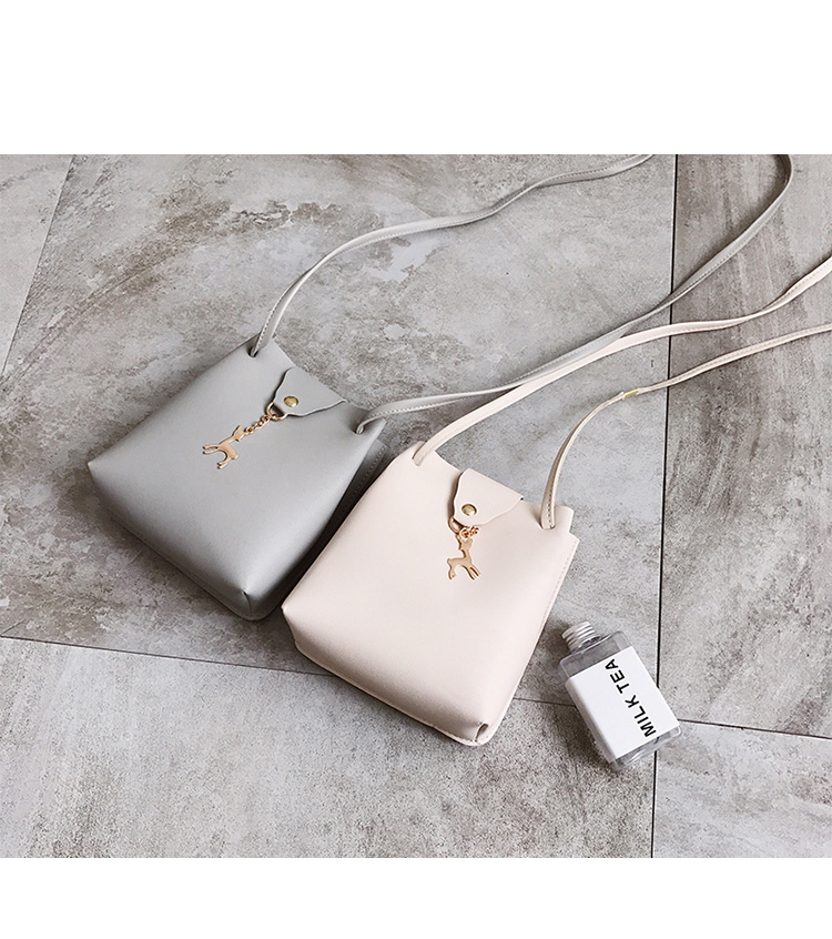 2023 nuova borsa a tracolla con ciondolo a forma di cervo borsa a secchiello borsa a secchiello estate nuove borse da donna di moda_voghion.com