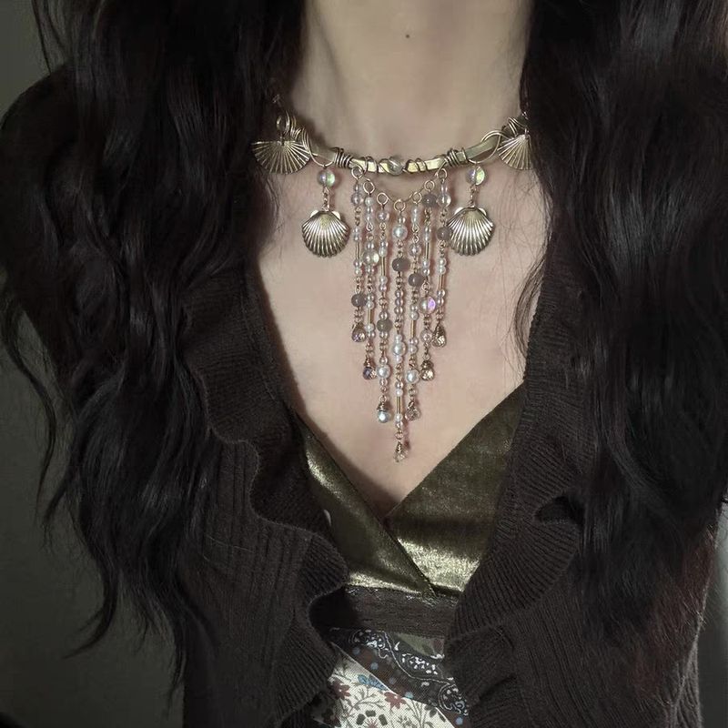 Multi-element Pendant Necklace Gold Goddess Temperament Niche High-end Design Jewelry_voghion.com