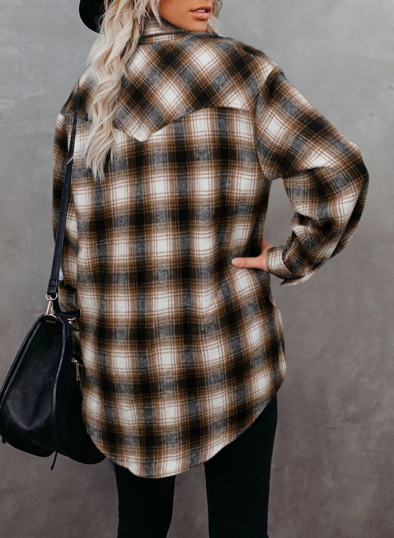 Camicia a quadri da donna nella lunga camicia cardigan con risvolto ampio_voghion.com
