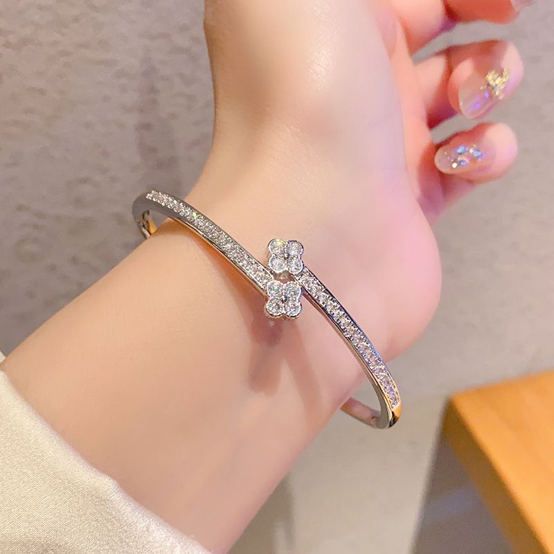 Elegant Four-Leaf Clover Bracelet With Zirconia Stones, Adjustable Square Clasp, Fashionable Boho Chic Jewelry For Women_voghion.com