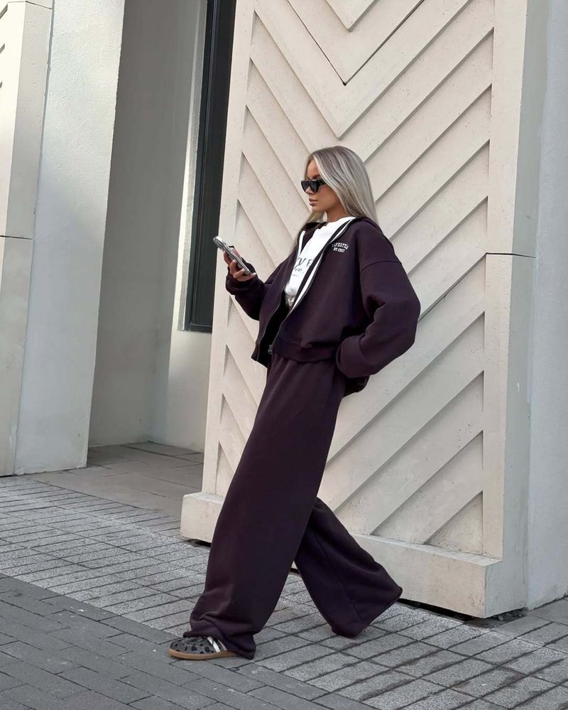 "Set da salotto unisex in maglia a nuvola – Felpa oversize con cappuccio + pantaloni della tuta a gamba larga (marrone, S-L) | Athleisure Cocoon"_voghion.com