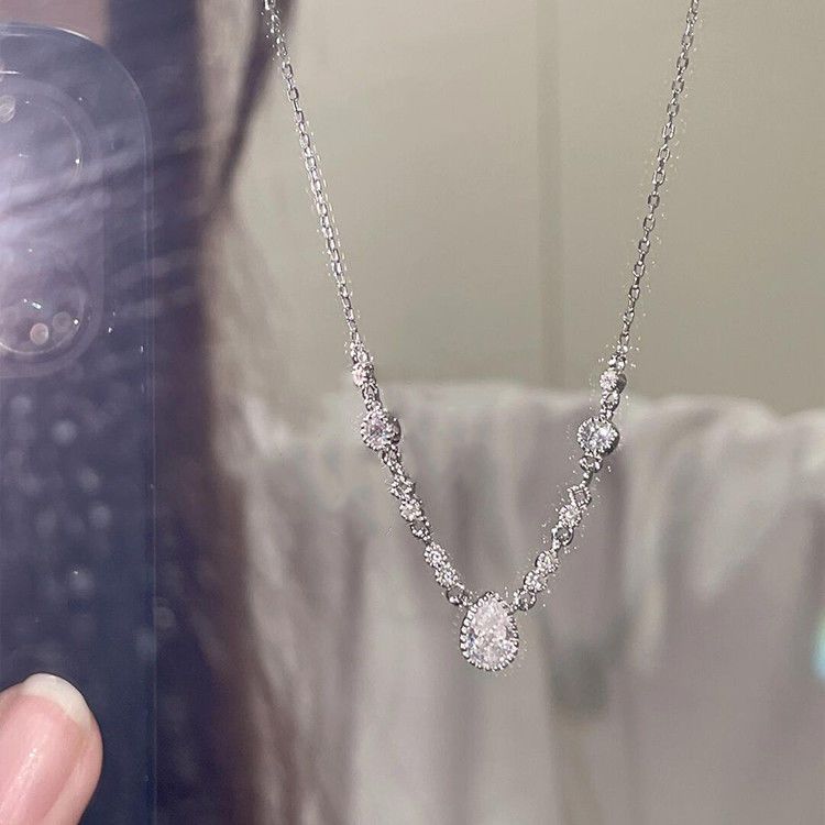 S Pure Silver Light Luxury Zircon Water Dropper für Studentinnen, Nischen-High-End-Design, Super Fairy Schlüsselbein_voghion.com