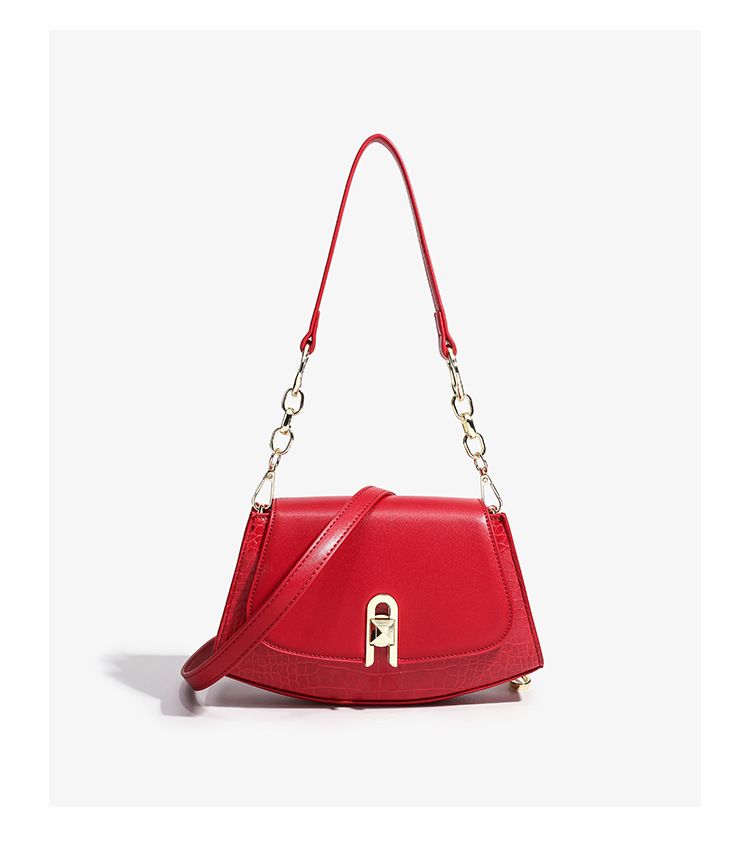 Niche Design Chain Underarm for Women's 2024 Spring/Summer Advanced Texture Stick Single Shoulder Crossbody Bag_voghion.com