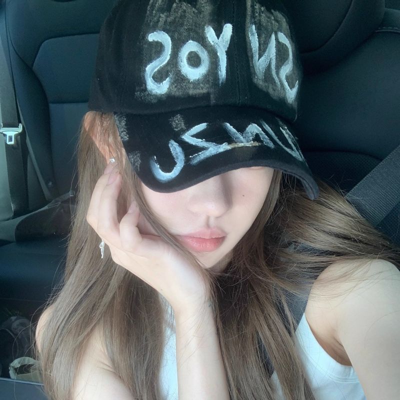 Cappellino da baseball con lettere americane lavate e dipinte a mano Super Graffiti, visiera più ampia, piastra deformata, lingua d'anatra, nuovo modello primavera estate 2025_voghion.com