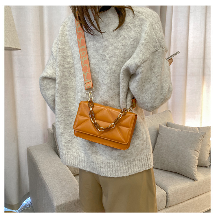 Borsa nuova moda Borsa da donna Nuova griglia a pressione Borsa quadrata piccola Tracolla larga Borsa a tracolla singola Borsa a catena in acrilico_voghion.com
