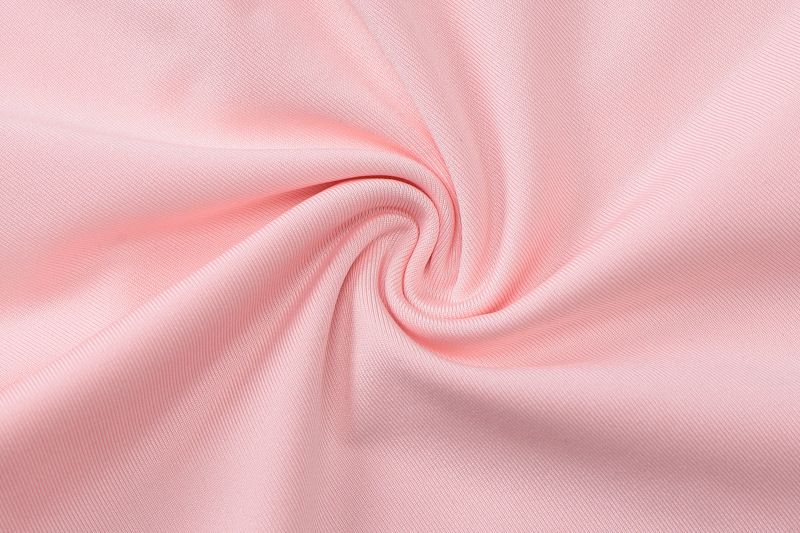 Canotta piccola con spalline sottili in pizzo e colletto con una parola, nuova collezione primavera 2024 da donna_voghion.com