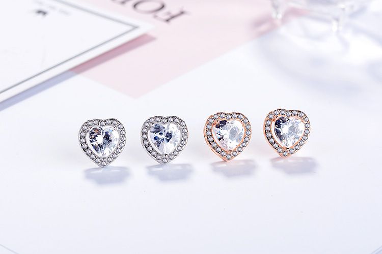 Orecchini con zirconi a forma di cuore e diamanti alla moda Orecchini con temperamento_voghion.com